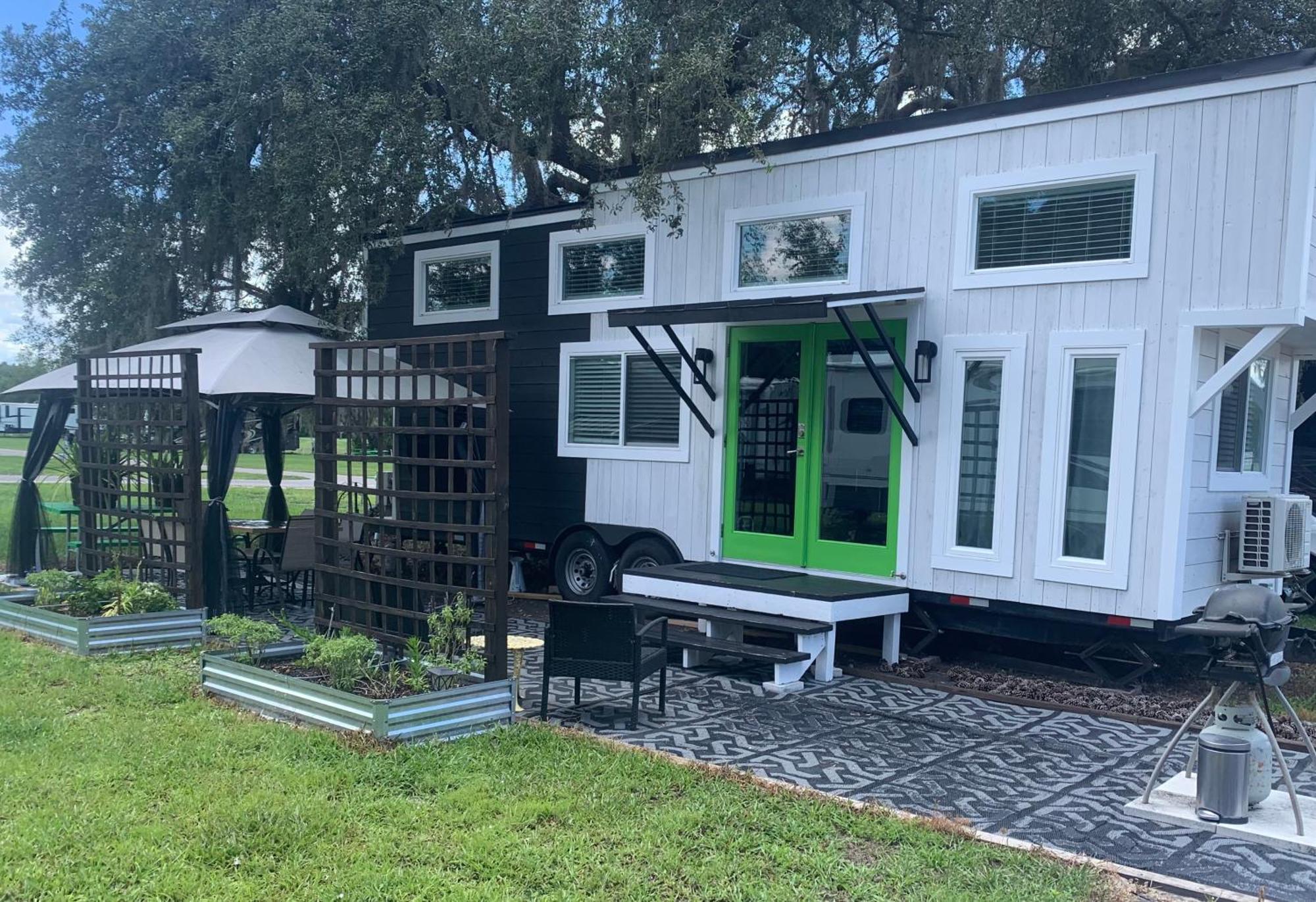 Pet Friendly, Modern Tiny House In Vibrant Clermont Villa Exterior photo